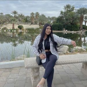 Meet your Posher, Dana